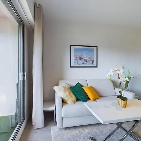 Apartment Avec Balcon Vue Mer, *
